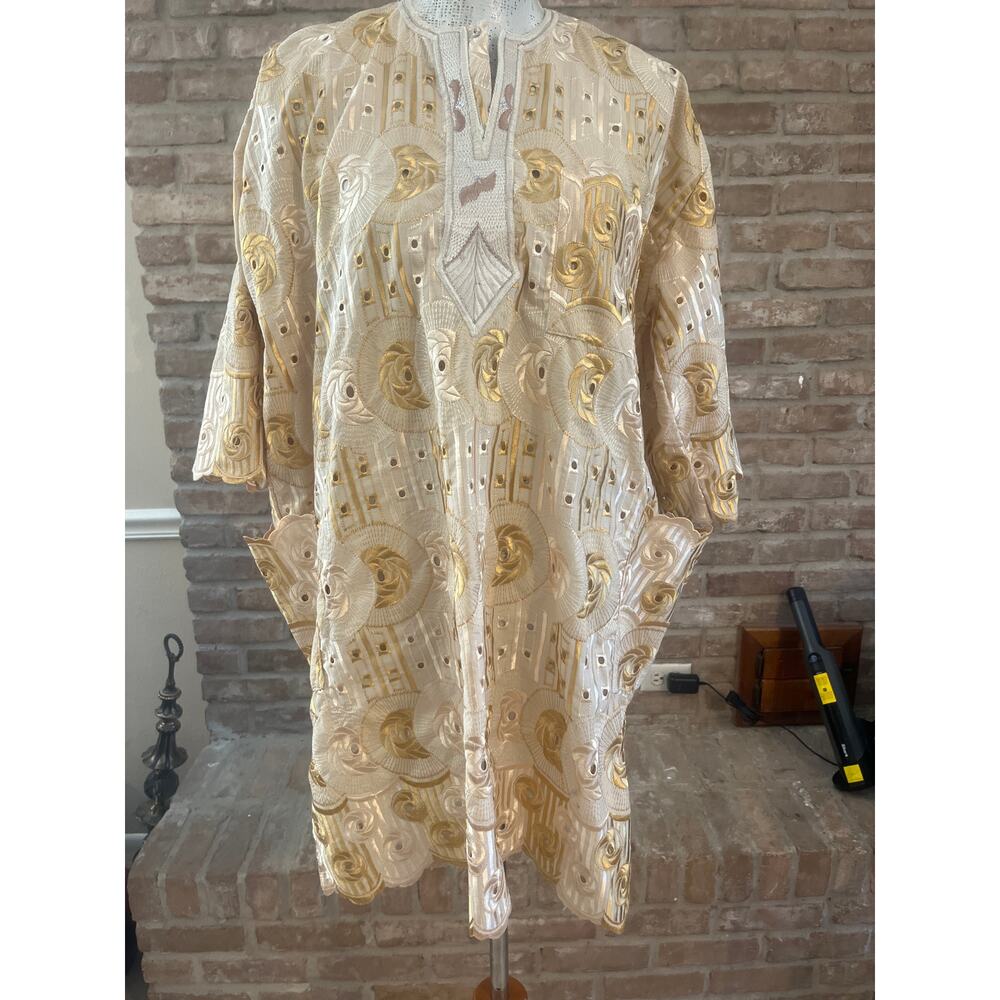 Yellow kaftan-style garment w/ gold metallic accents and eyelet embroidery! Sz L